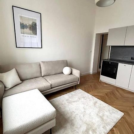 Old Town Residence , Wi-Fi , 2-Beds , Aesthetics - By Hik Apartments Варшава Экстерьер фото