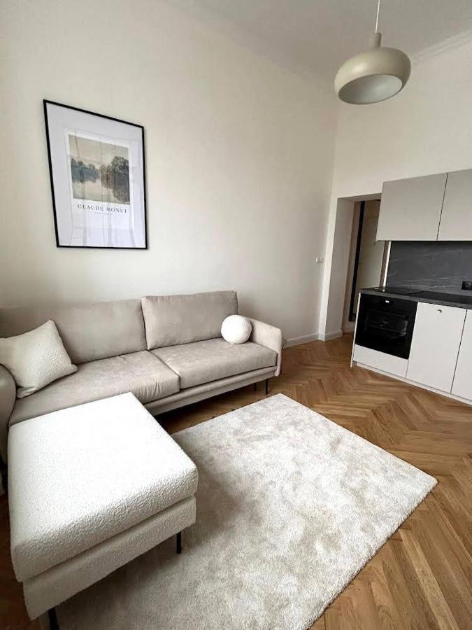 Old Town Residence , Wi-Fi , 2-Beds , Aesthetics - By Hik Apartments Варшава Экстерьер фото