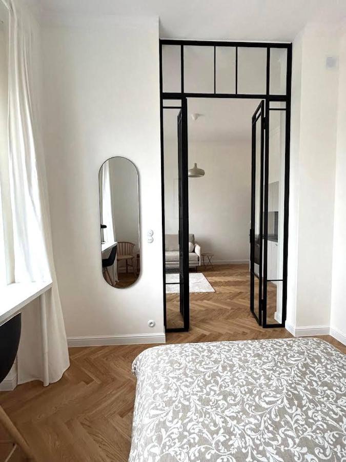 Old Town Residence , Wi-Fi , 2-Beds , Aesthetics - By Hik Apartments Варшава Экстерьер фото